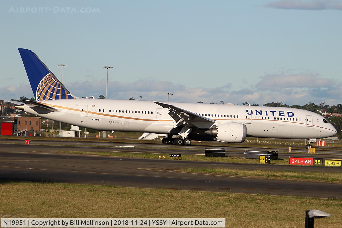 N19951, 2014 Boeing 787-9 Dreamliner C/N 36402, taxi from 34L