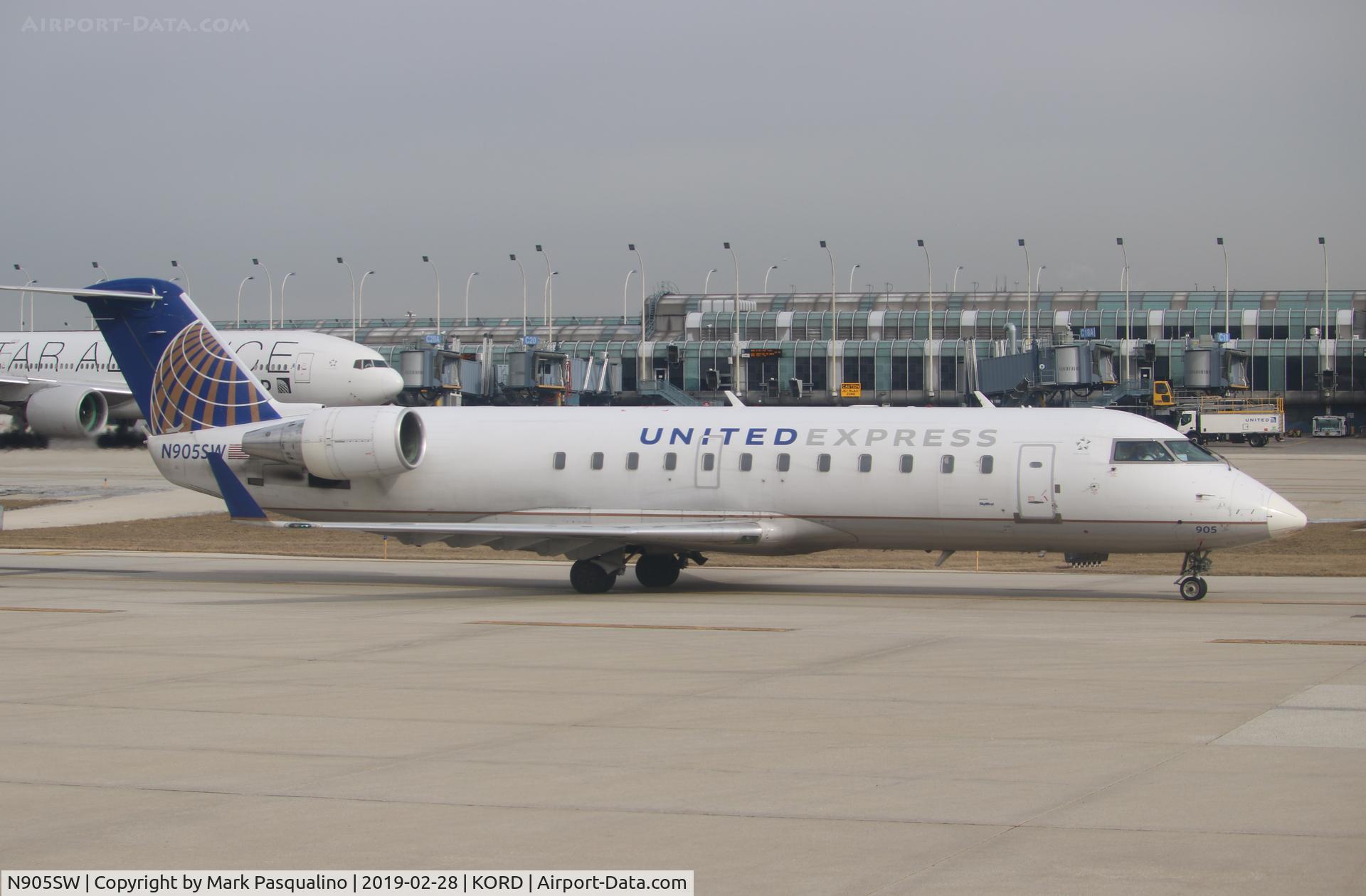 N905SW, 2000 Bombardier CRJ-200LR (CL-600-2B19) C/N 7437, CL-600-2B19
