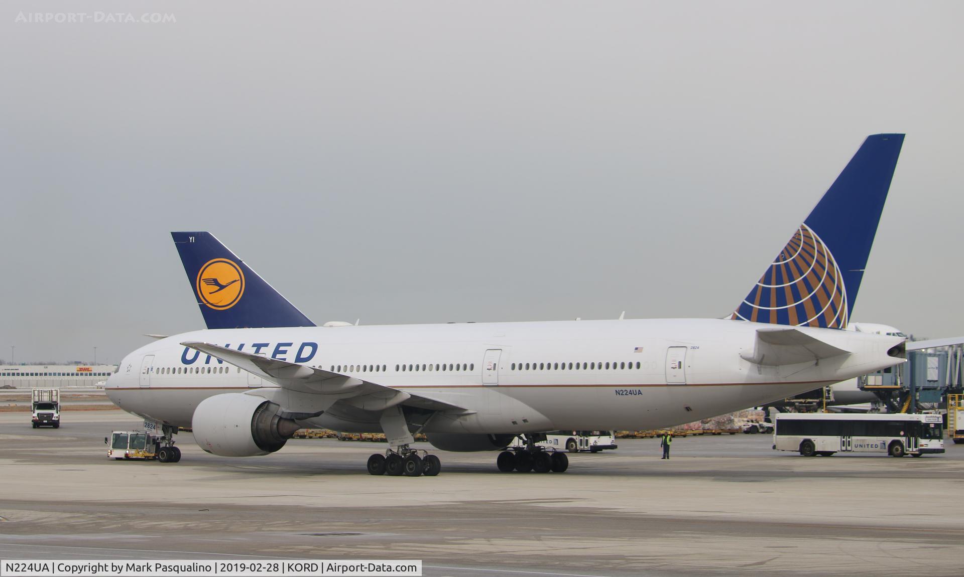 N224UA, 2001 Boeing 777-222 C/N 30225, Boeing 777-222