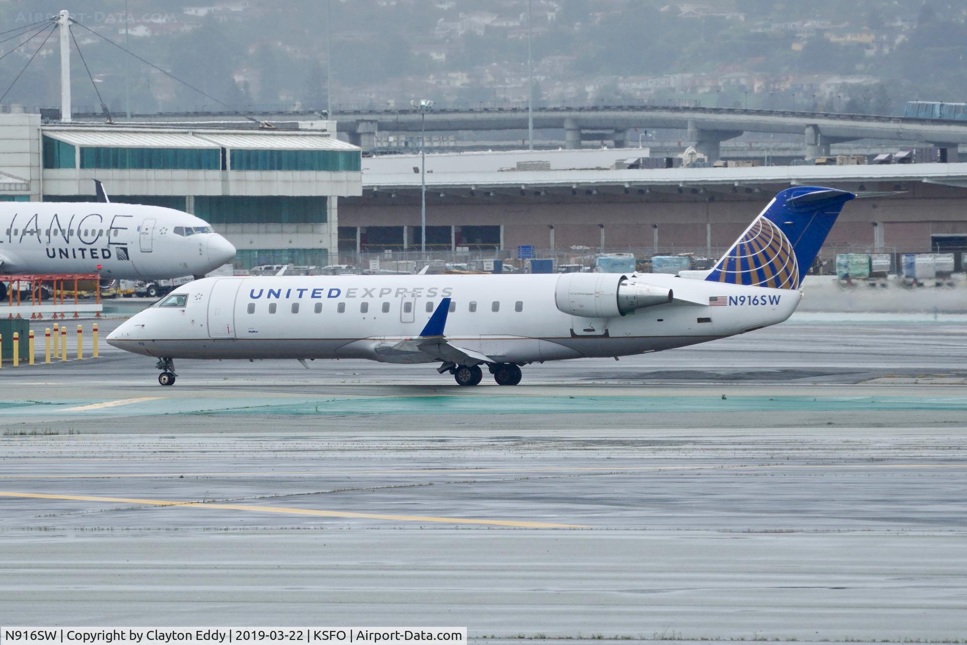 N916SW, 2002 Canadair CL-600-2B19 Regional Jet CRJ-200LR C/N 7634, SFO 2019.