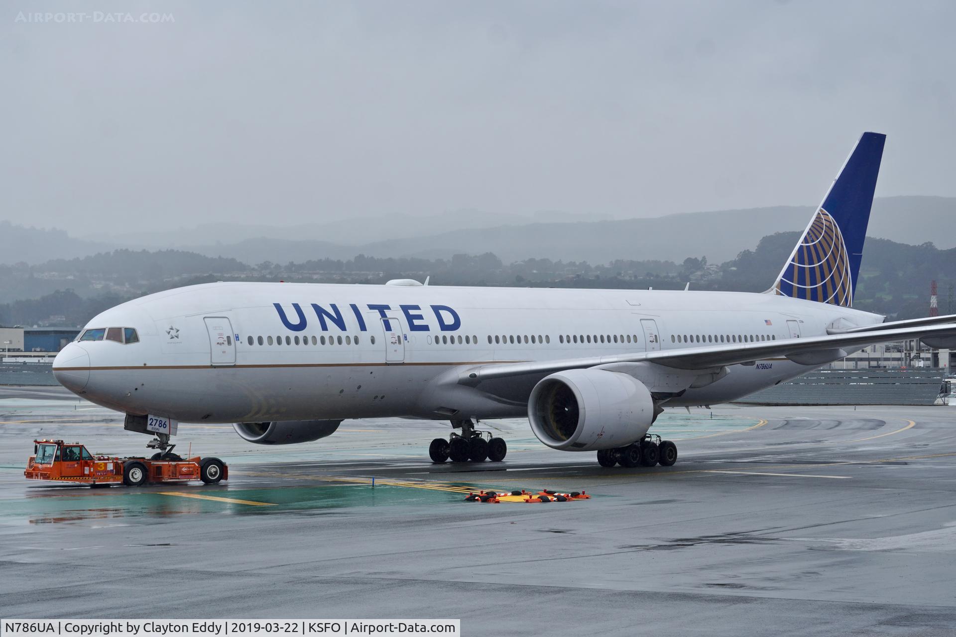 N786UA, 1997 Boeing 777-222/ER C/N 26938, SFO 2019.