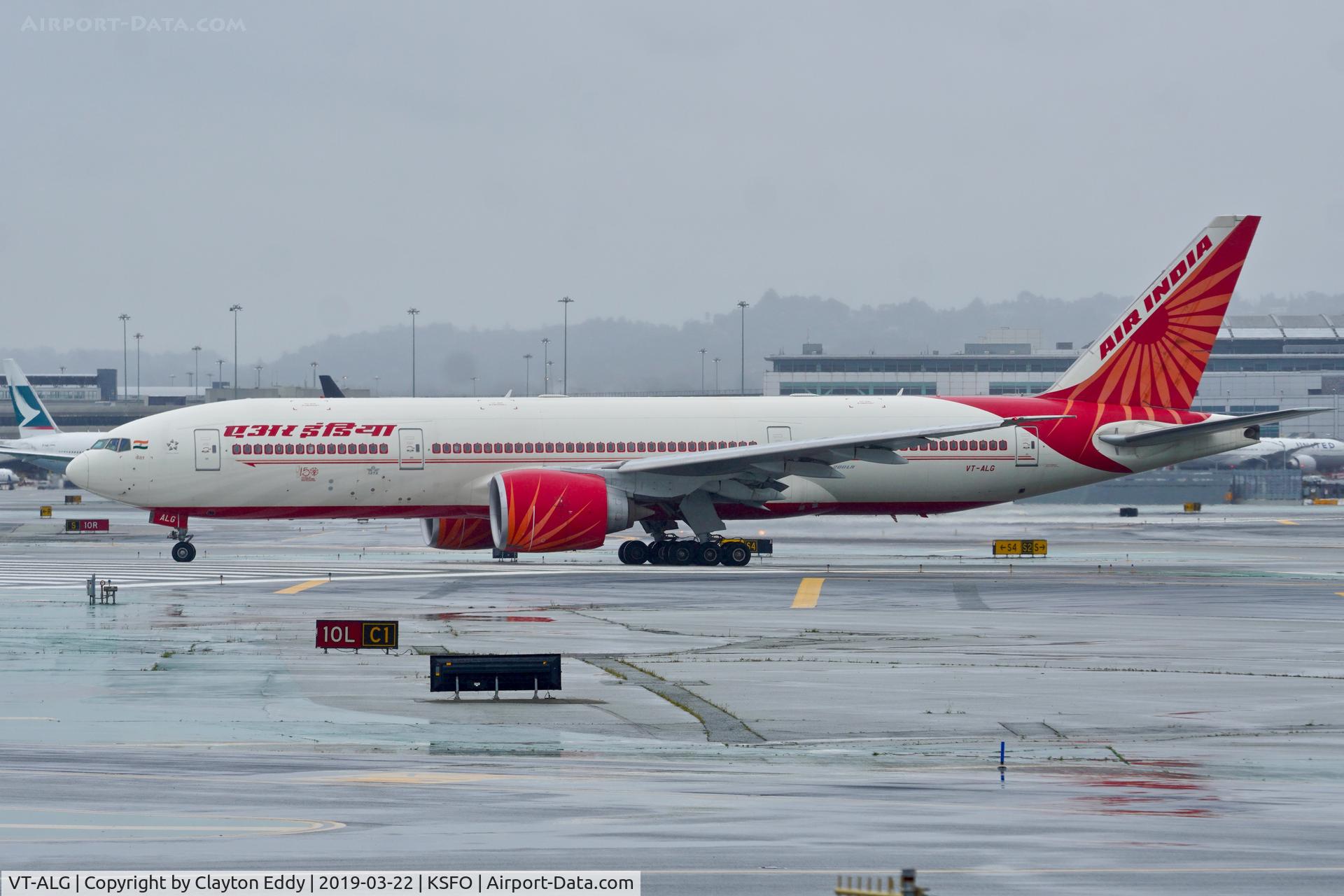 VT-ALG, 2009 Boeing 777-237/LR C/N 36306, Departing runway 10 SFO 2019.