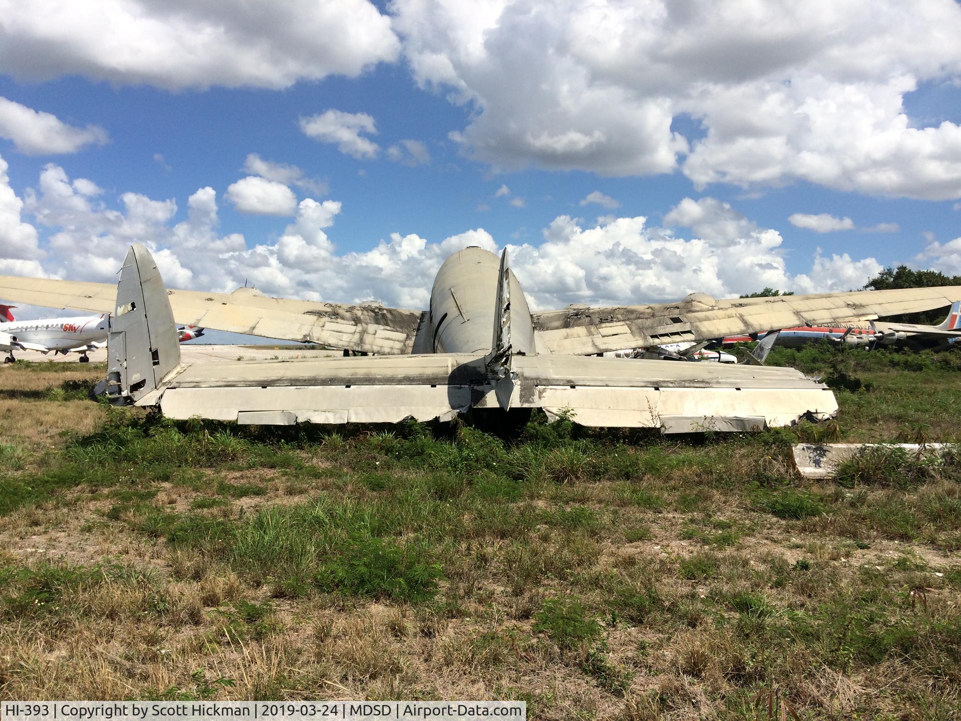 HI-393, 1948 Lockheed C-121A Constellation C/N 2603, Aft view.
Derelict at SDQ airport, southwest corner of the airport.