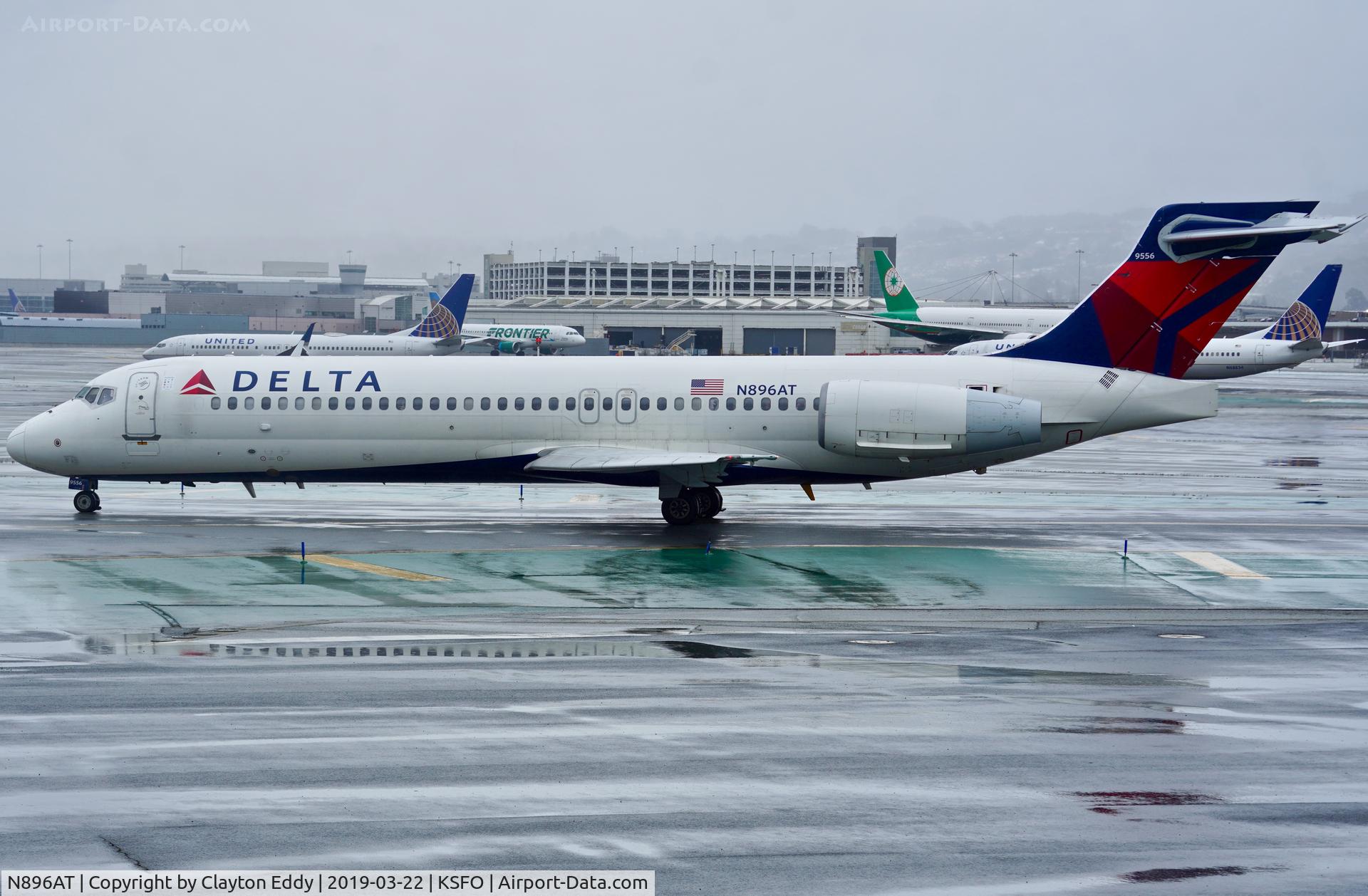 N896AT, 2005 Boeing 717-200 C/N 55048, SFO 2019.