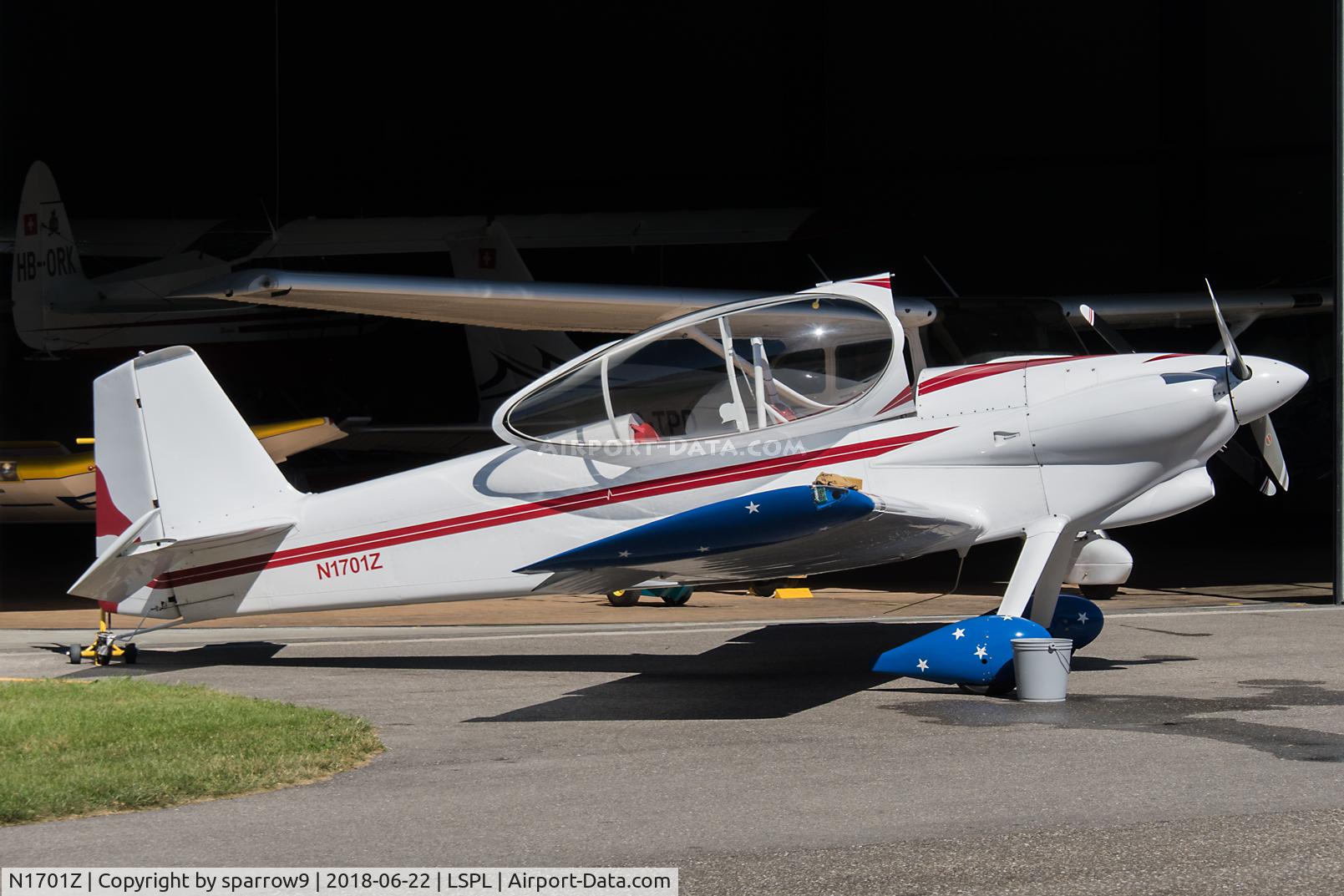 N1701Z, 2001 Vans RV-4 C/N 2307, In  the new hangar at Langenthal-Bleienbach airfield.