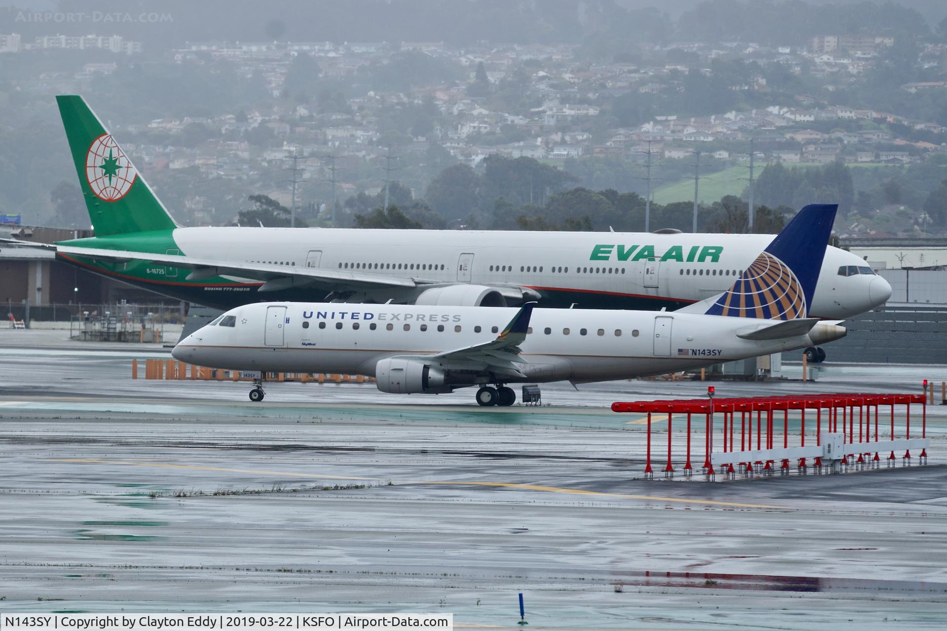 N143SY, 2015 Embraer 175LR (ERJ-170-200LR) C/N 17000476, SFO 2019.