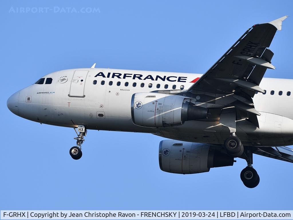 F-GRHX, 2001 Airbus A319-111 C/N 1524, A53245 from Nice landing runway 05