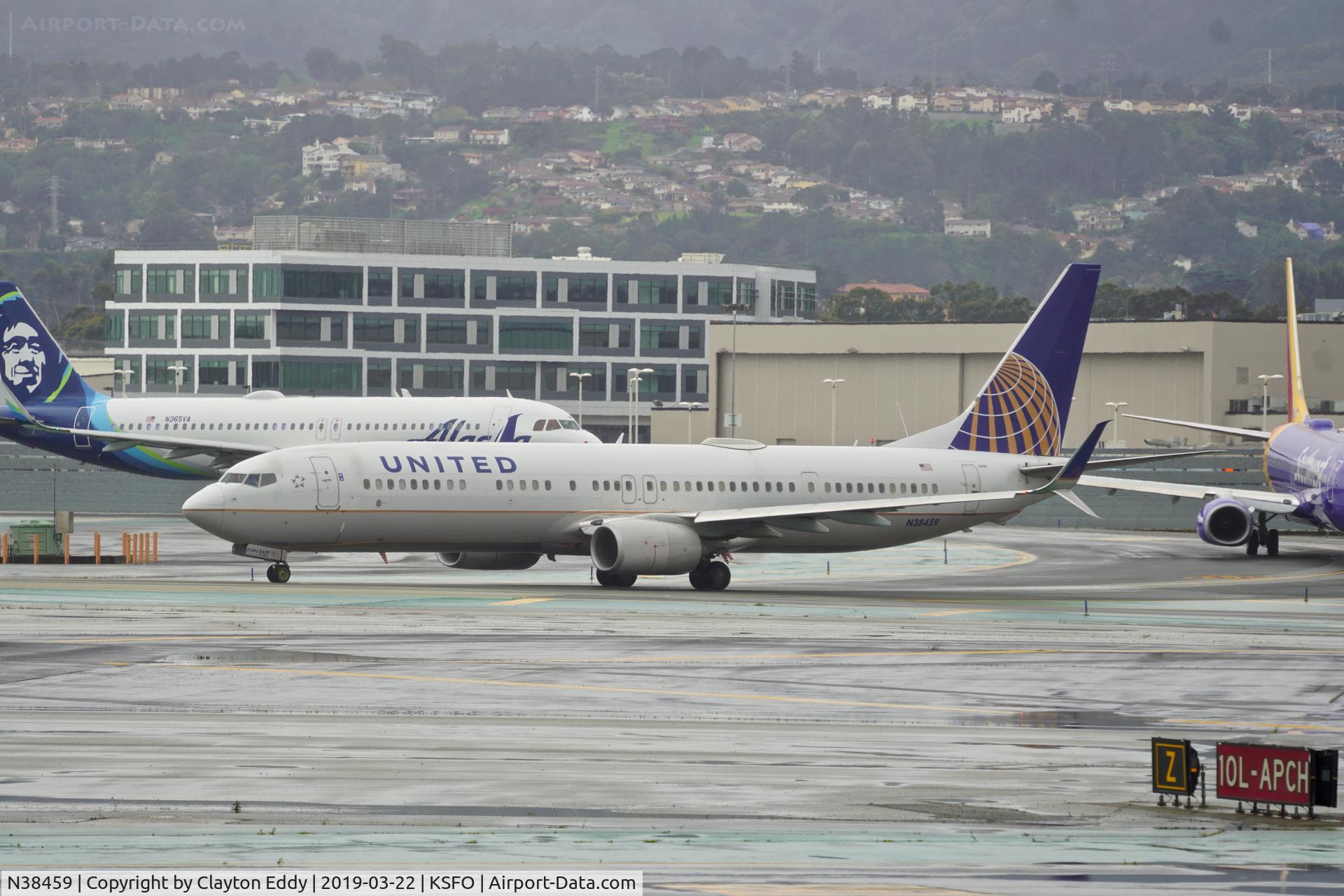 N38459, 2012 Boeing 737-924/ER C/N 37206, SFO 2019.