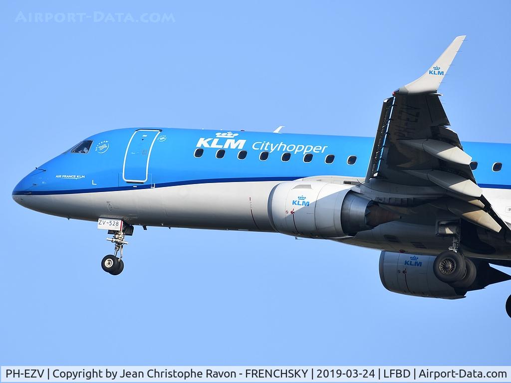 PH-EZV, 2012 Embraer 190LR (ERJ-190-100LR) C/N 19000528, KL1317 from Amsterdam landing runway 05