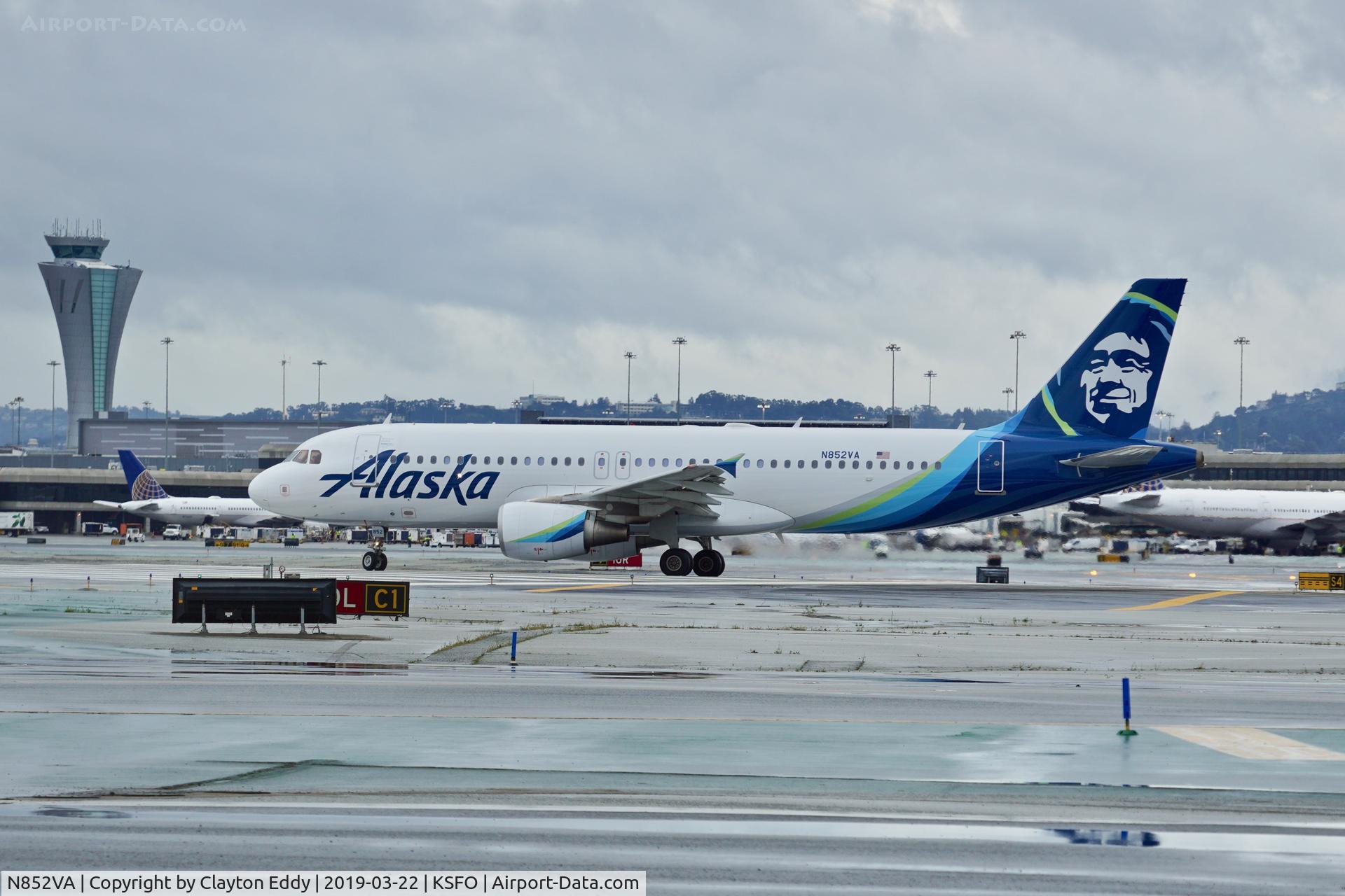 N852VA, 2012 Airbus A320-214 C/N 5004, SFO 2019.