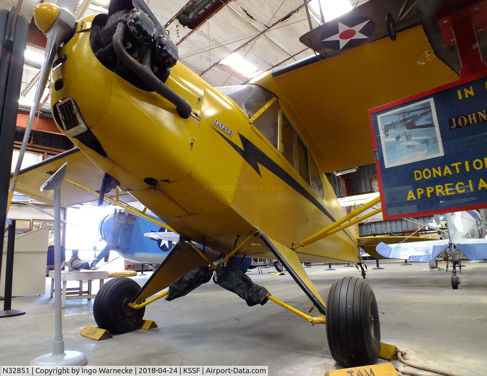 N32851, 1940 Piper J3C-65 Cub C/N 5660, Piper J3C-65 Cub at the Texas Air Museum at Stinson Field, San Antonio TX