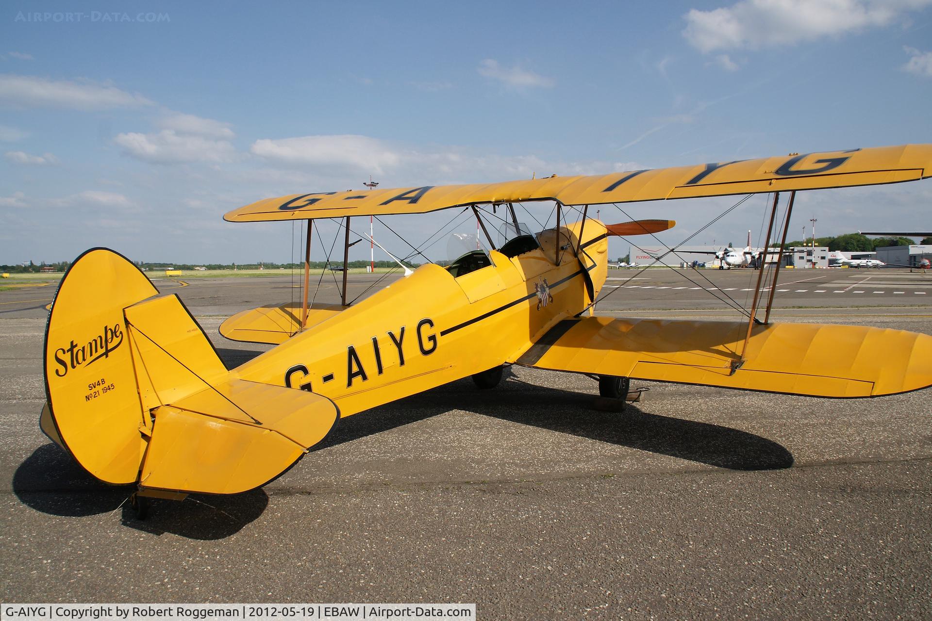 G-AIYG, 1945 Stampe-Vertongen SV-4B C/N 21, STAMPE FLY IN.