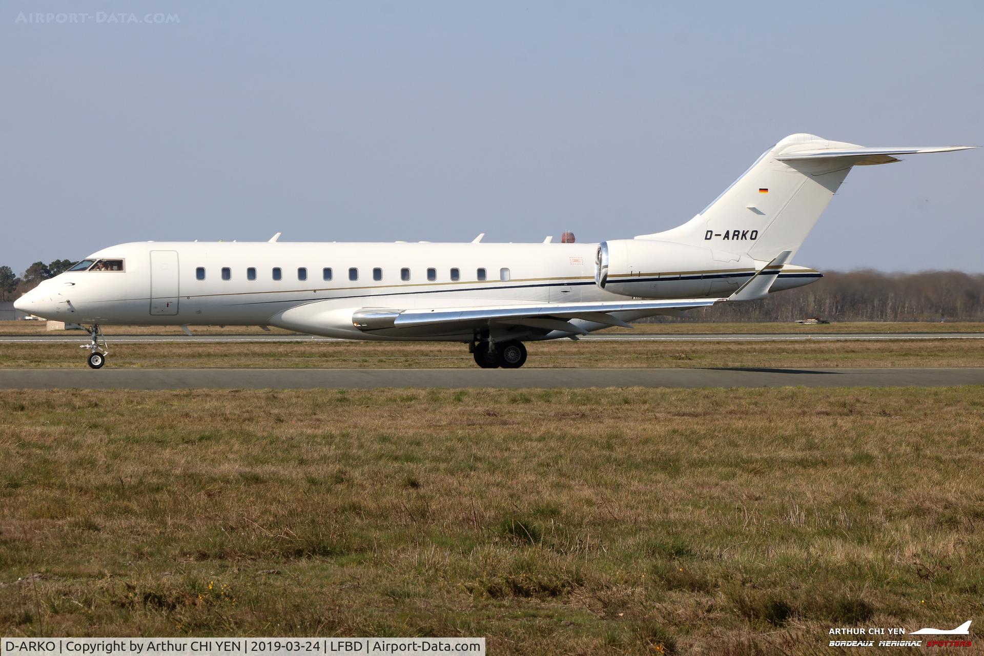 D-ARKO, 2009 Bombardier BD-700-1A10 Global Express C/N 9348, Heading rwy 05.