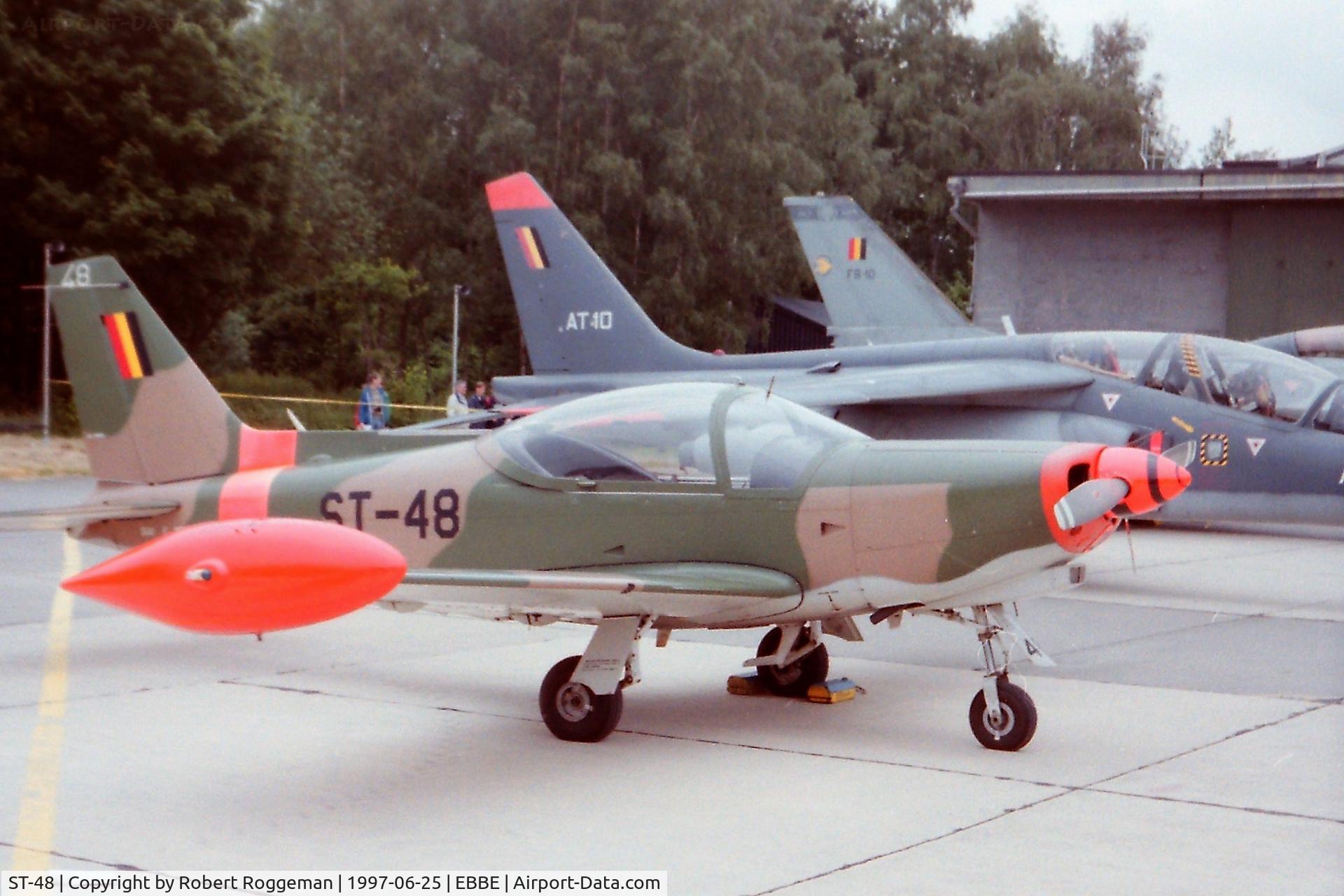 ST-48, SIAI-Marchetti SF-260D C/N 848, OPEN DOOR