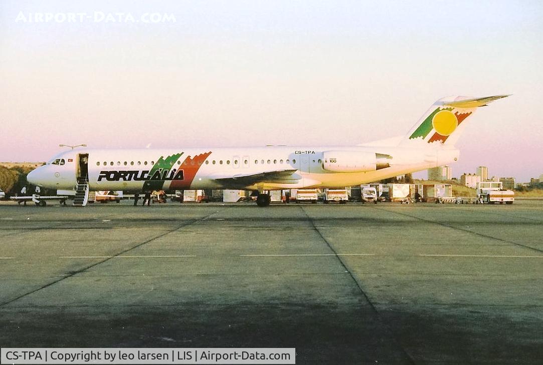 CS-TPA, 1989 Fokker 100 (F-28-0100) C/N 11257, Lisabon 28.7.1990