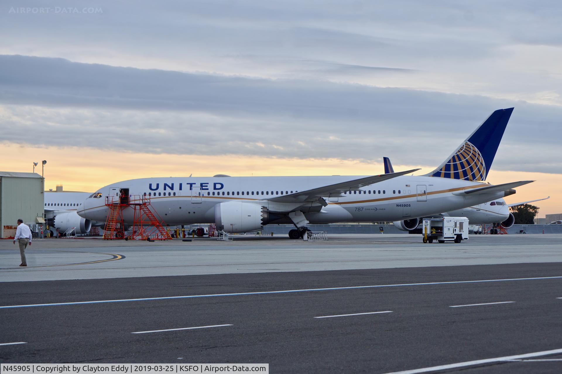 N45905, 2012 Boeing 787-8 Dreamliner Dreamliner C/N 34825, SFO 2019.