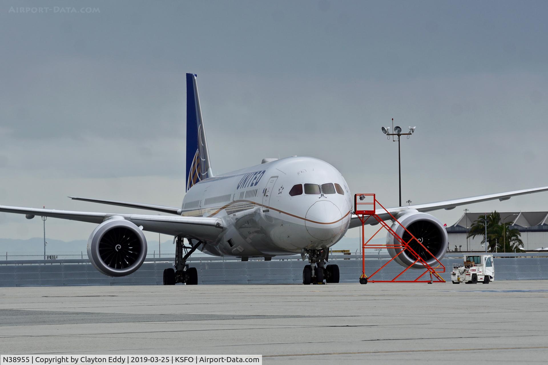 N38955, 2015 Boeing 787-9 Dreamliner C/N 37814, SFO 2019.