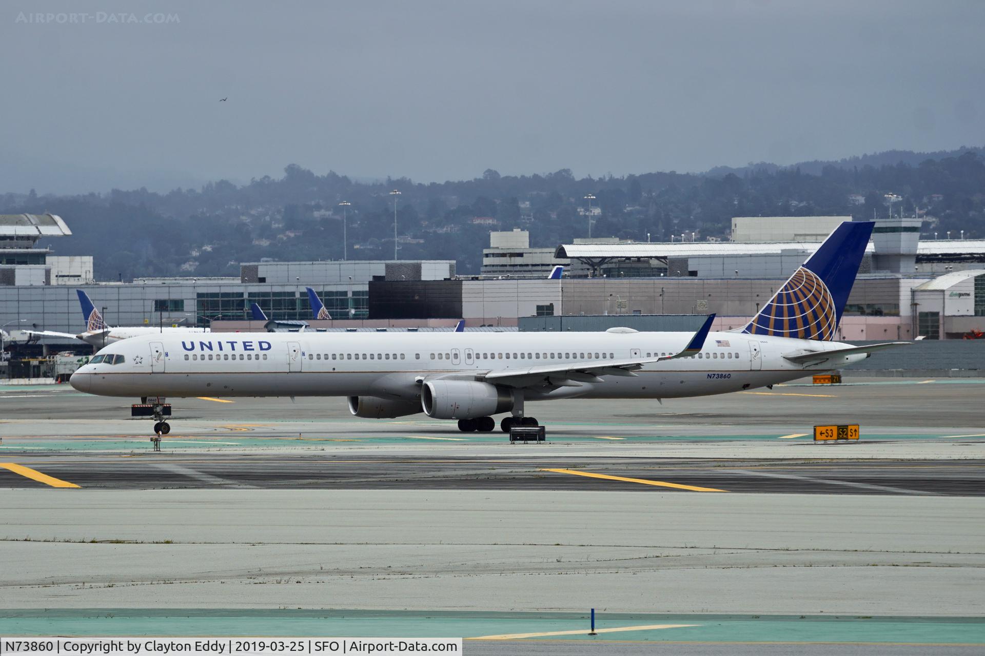 N73860, 2001 Boeing 757-33N C/N 32584, SFO 2019.