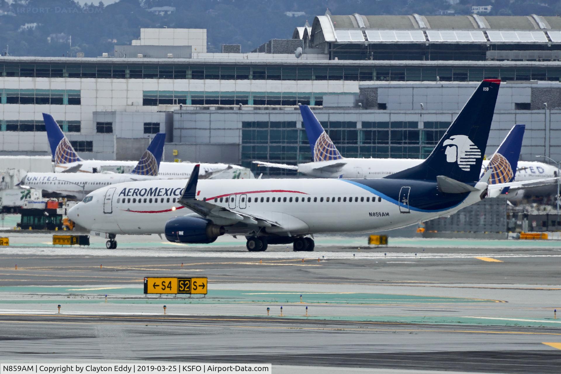 N859AM, 2003 Boeing 737-8Q8 C/N 32796, SFO 2019.