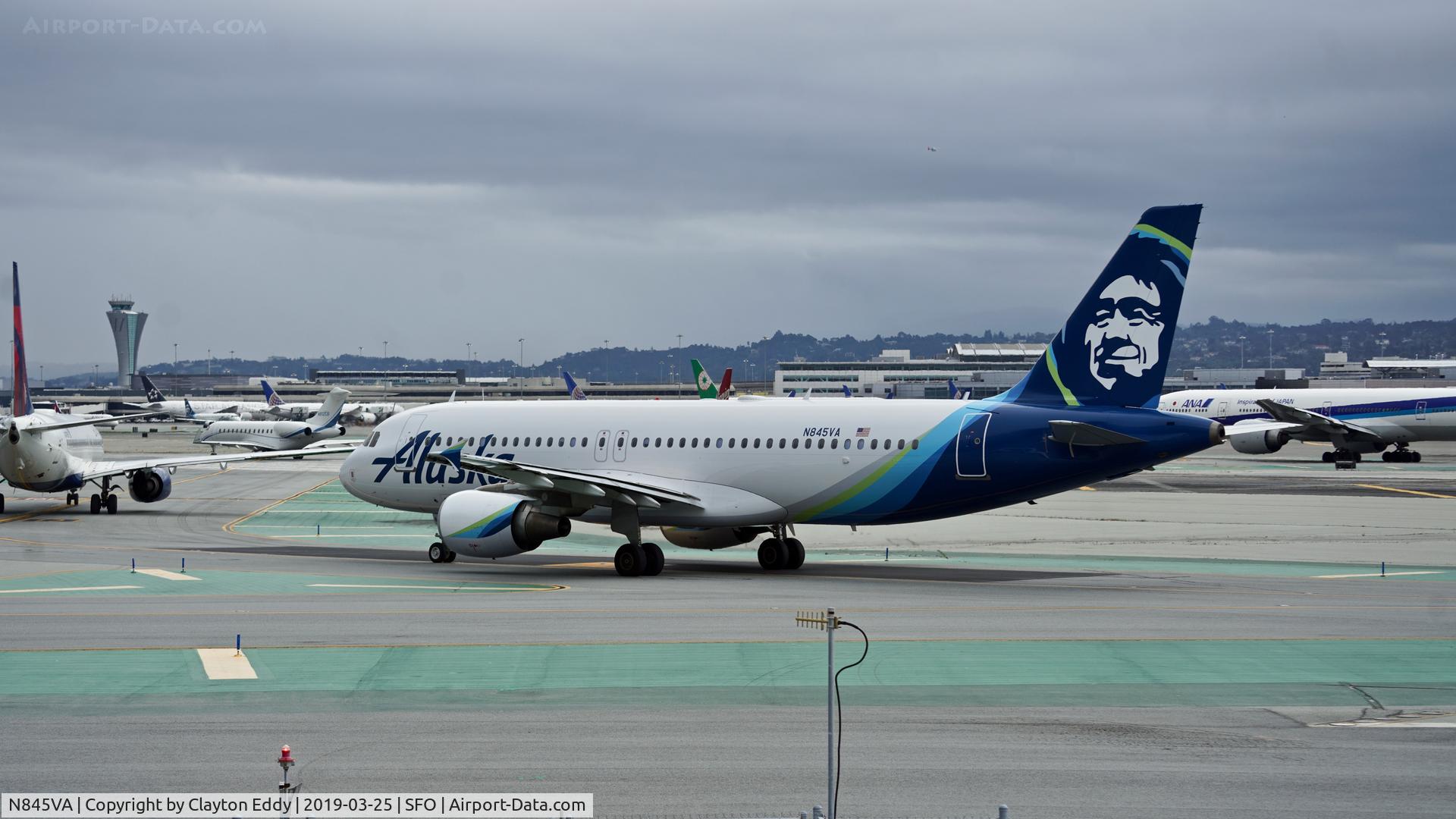 N845VA, 2011 Airbus A320-214 C/N 4867, SFO 2019.