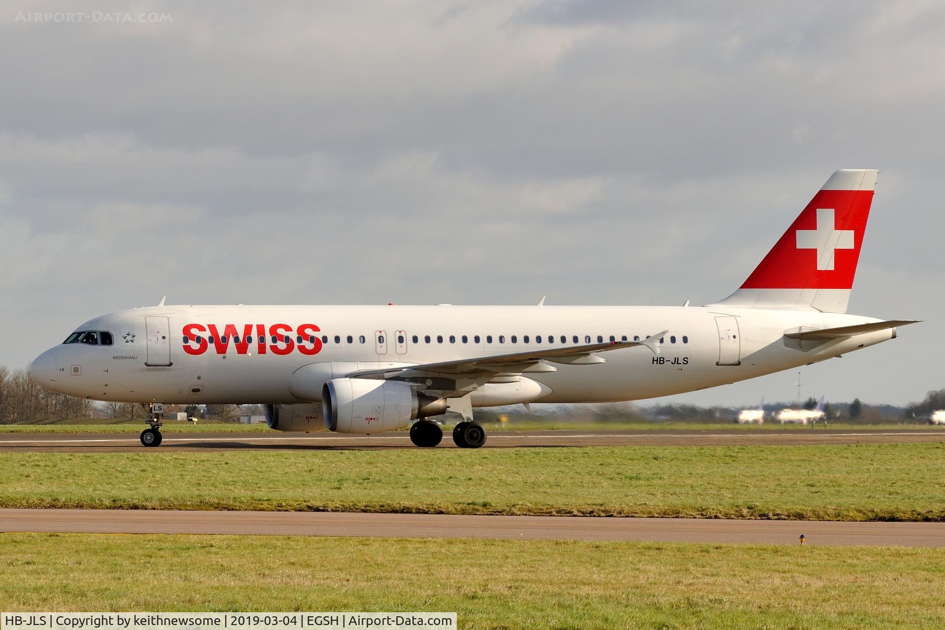 HB-JLS, 2012 Airbus A320-214 C/N 5069, Arriving for paintwork.