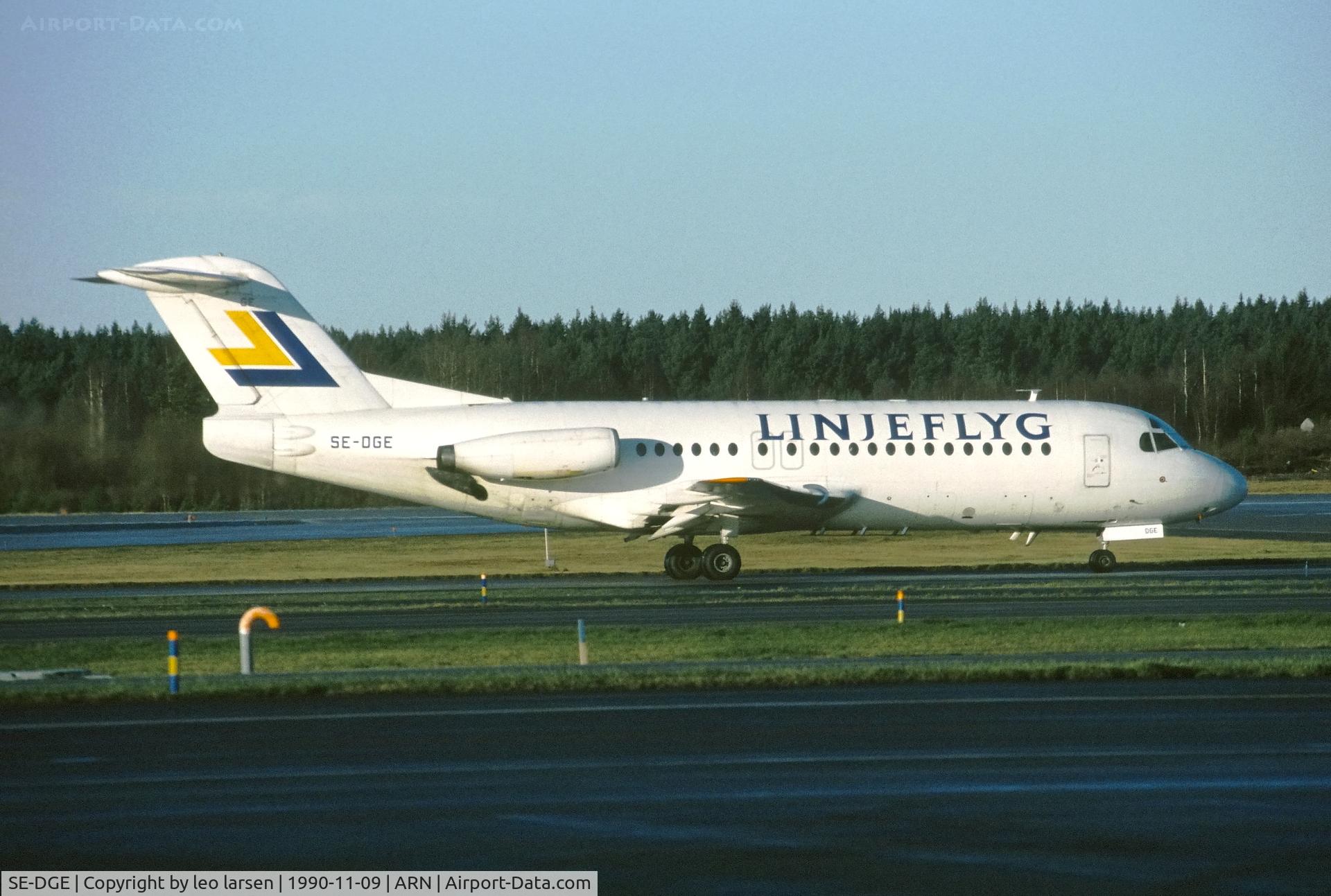 SE-DGE, 1976 Fokker F-28-4000 Fellowship C/N 11112, Stockholm Arlanda 9.11.1990