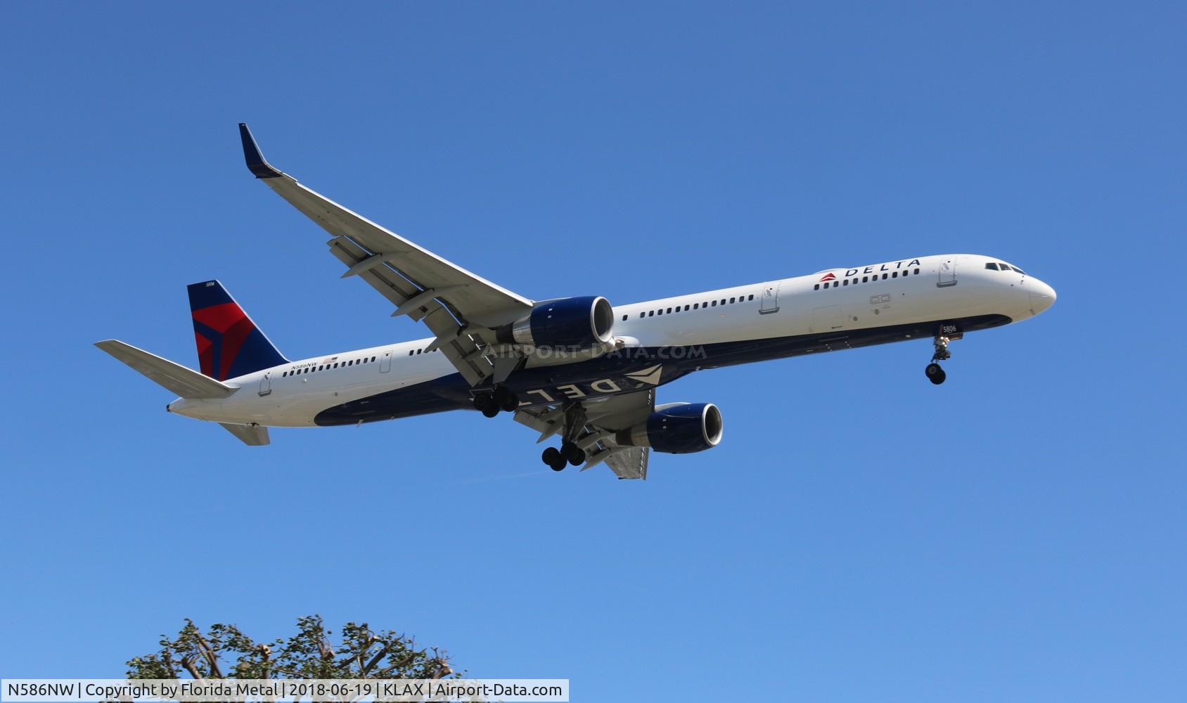 N586NW, 2002 Boeing 757-351 C/N 32987, Delta