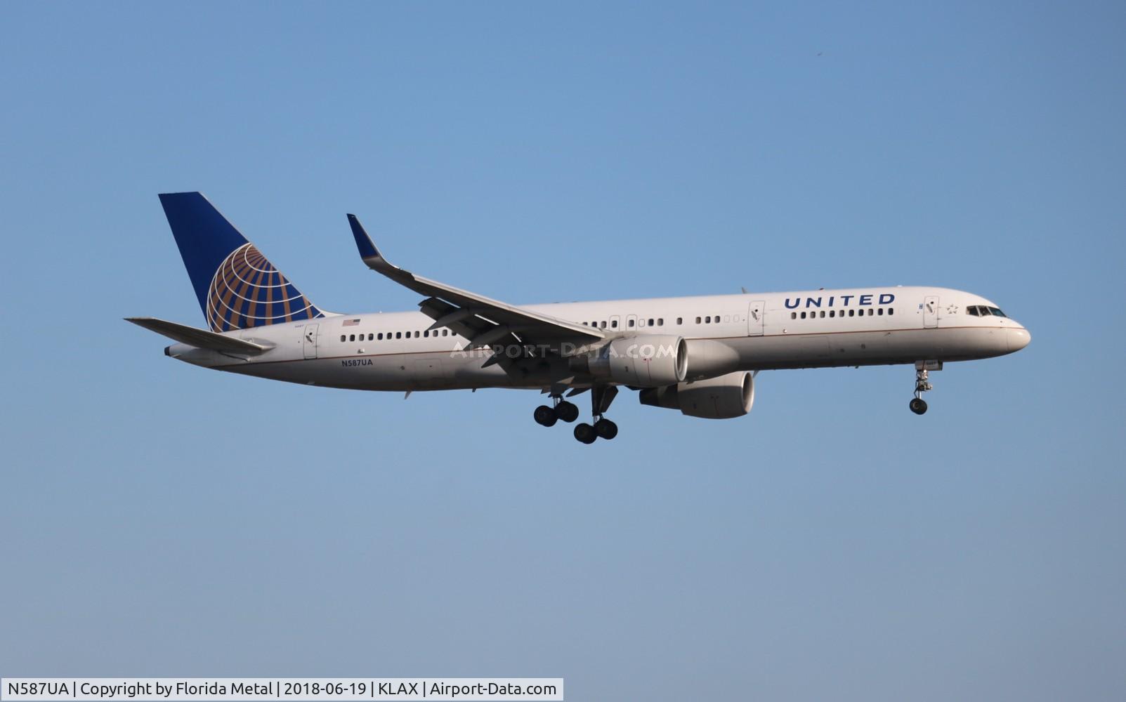 N587UA, 1993 Boeing 757-222 C/N 26713, United
