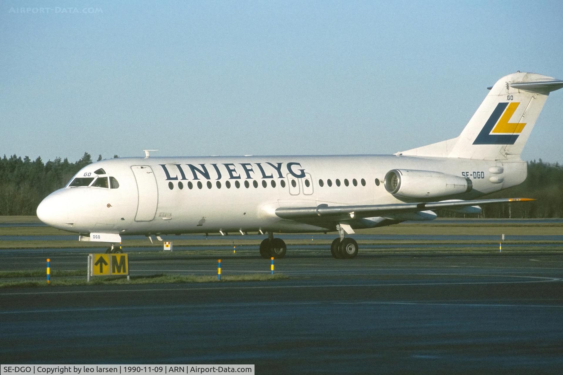 SE-DGO, 1982 Fokker F-28-4000 Fellowship C/N 11190, Stockholm Arlanda 9.11.1990