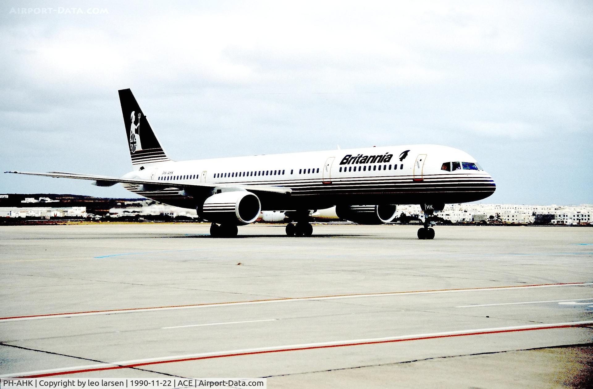 PH-AHK, 1989 Boeing 757-23A C/N 24291, Lanzarote 22.11.1990