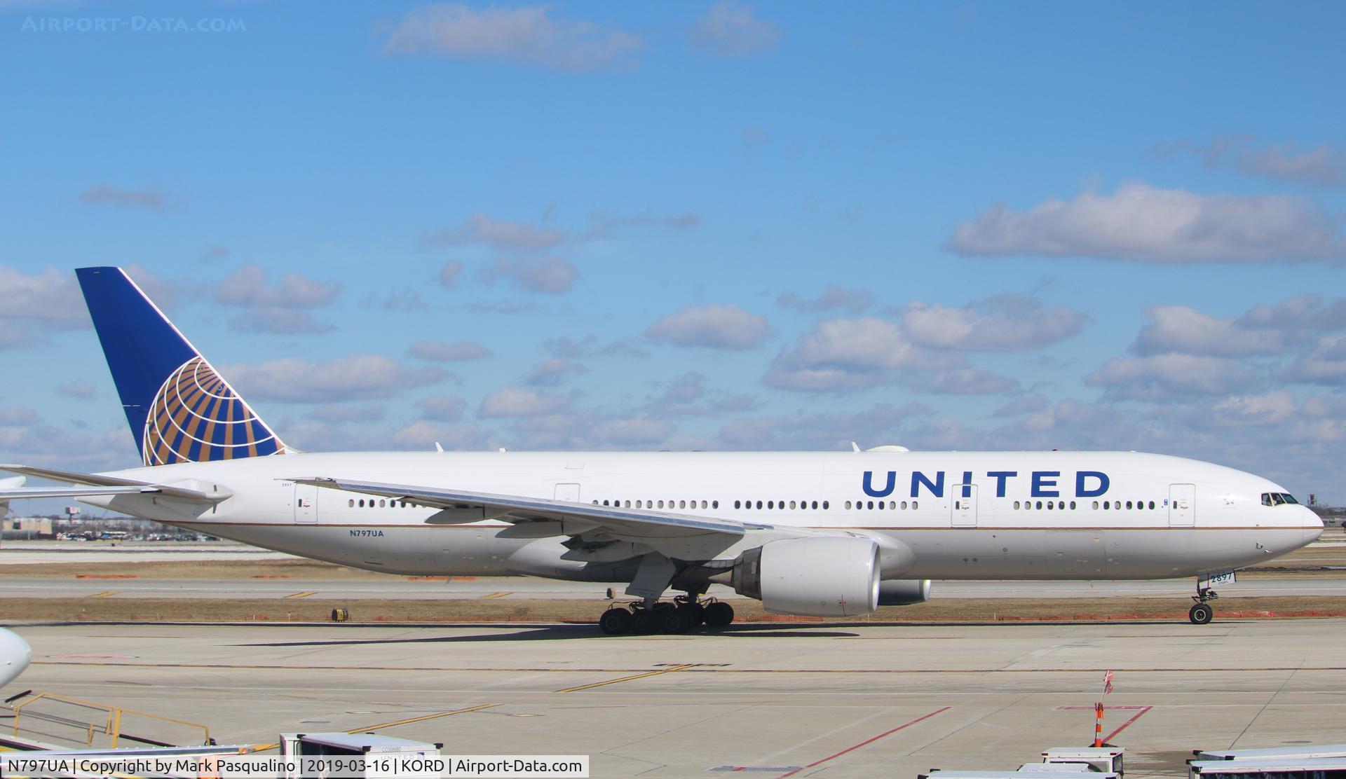 N797UA, 1998 Boeing 777-222 C/N 26924, Boeing 777-222