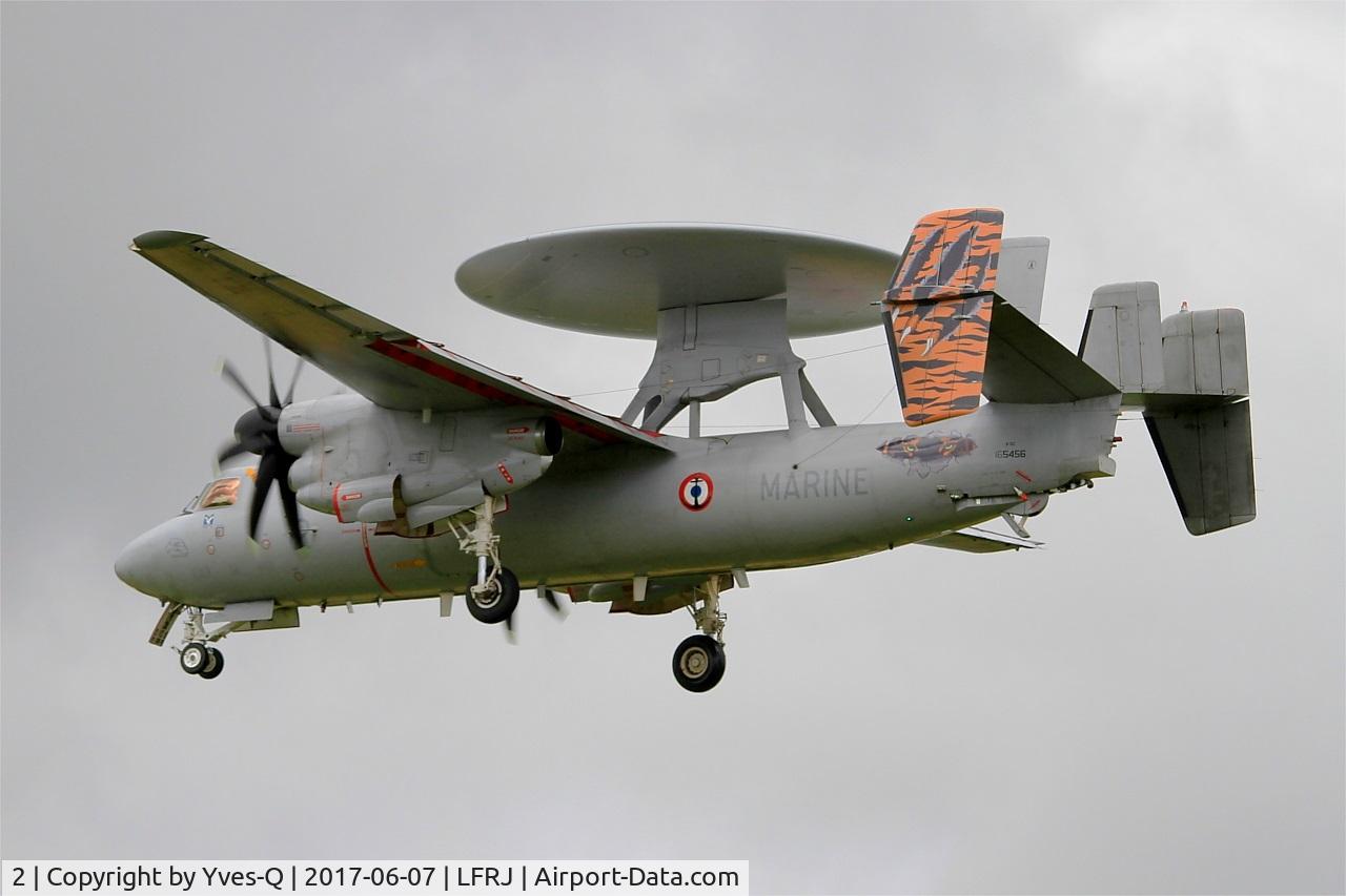2, Grumman E-2C Hawkeye 2000 (G-123) C/N FR-2, Grumman E-2C Hawkeye, On final  rwy 26, Landivisiau Naval Air Base (LFRJ) Tiger Meet 2017