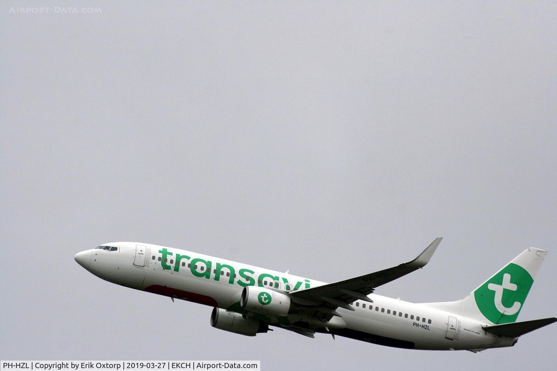PH-HZL, 2001 Boeing 737-8K2 C/N 30391, PH-HZL taing off rw 22R