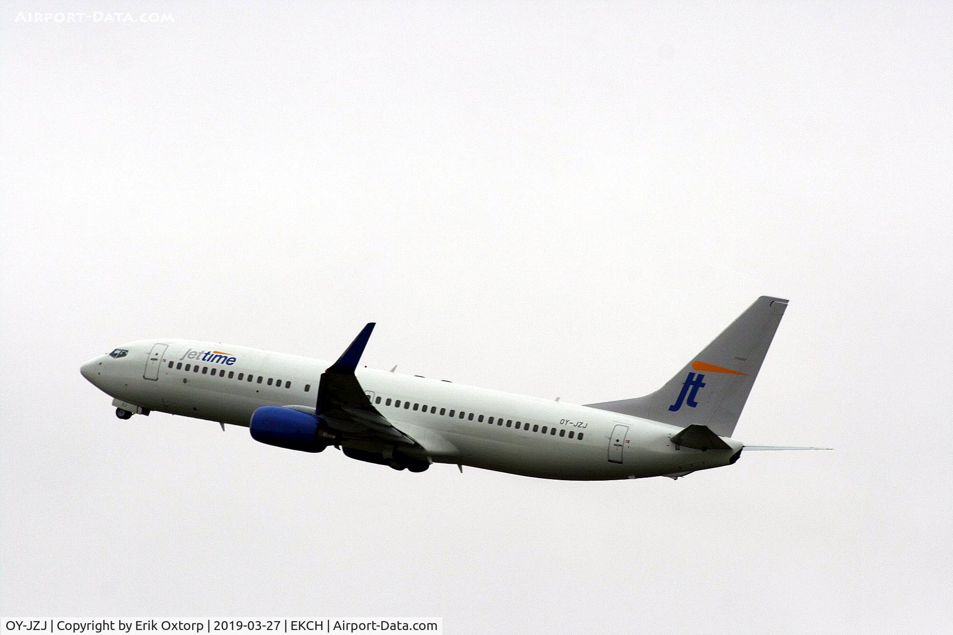 OY-JZJ, 2003 Boeing 737-82R C/N 30658, OY-JZJ taking off rw 22R