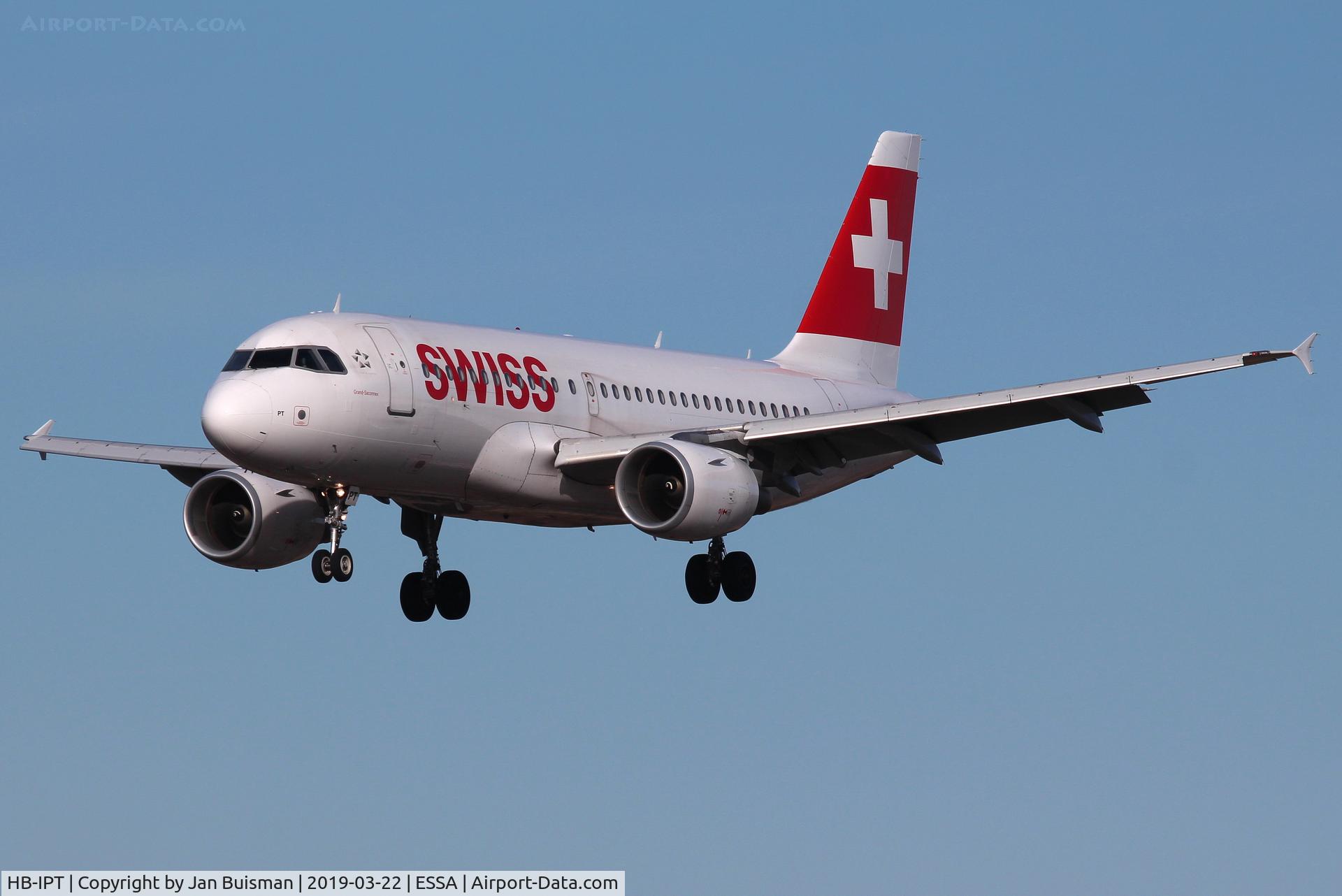 HB-IPT, 1997 Airbus A319-112 C/N 727, Swiss