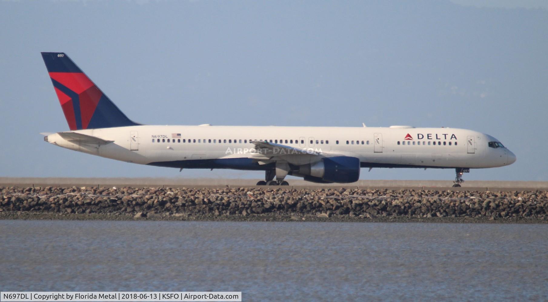 N697DL, 1999 Boeing 757-232 C/N 30318, Delta