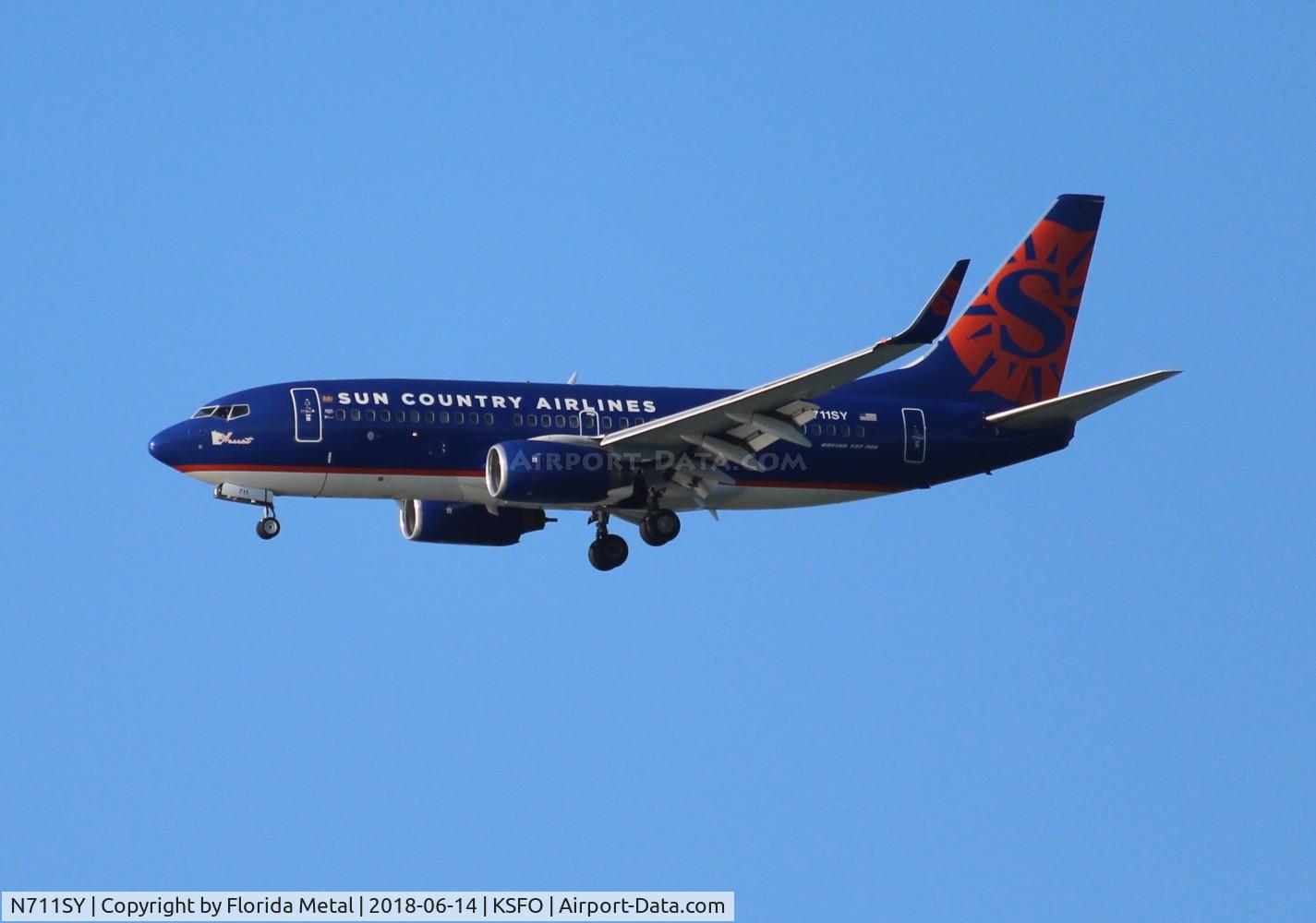 N711SY, 2002 Boeing 737-73V C/N 30245, Sun Country