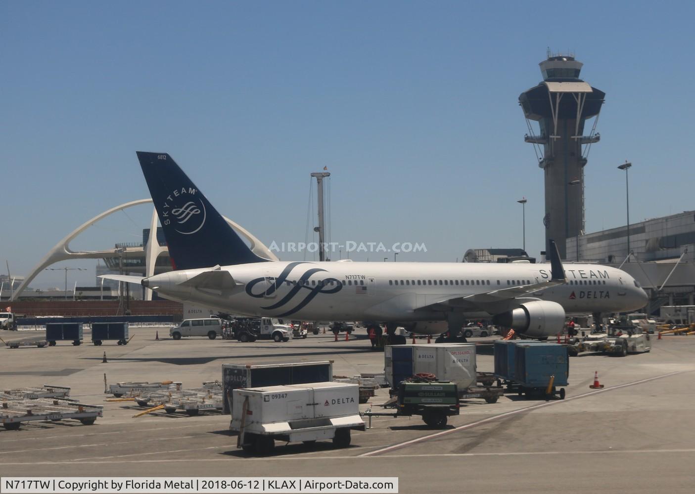 N717TW, 1999 Boeing 757-231 C/N 28485, Delta