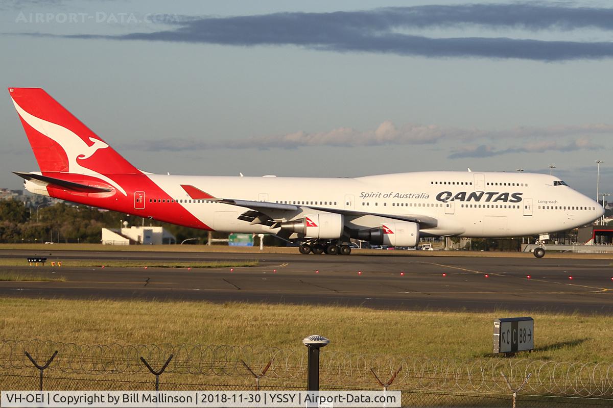 VH-OEI, 2003 Boeing 747-438/ER C/N 32913, taxiing