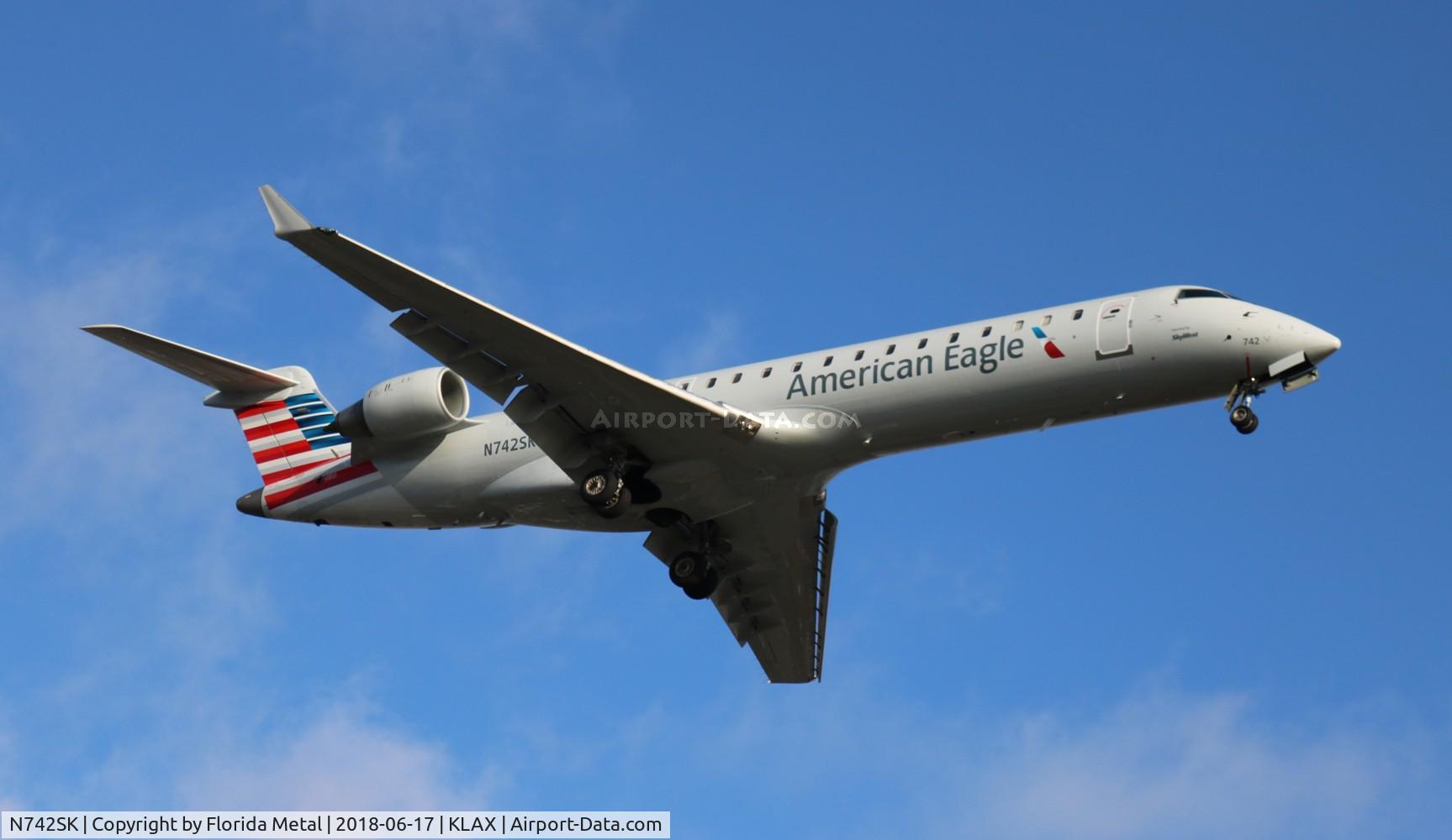 N742SK, 2005 Bombardier CRJ-701 (CL-600-2C10) Regional Jet C/N 10197, American Eagle