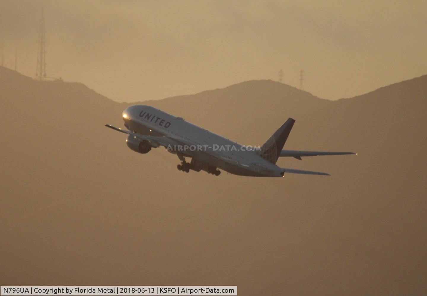 N796UA, 1998 Boeing 777-222 C/N 26931, United