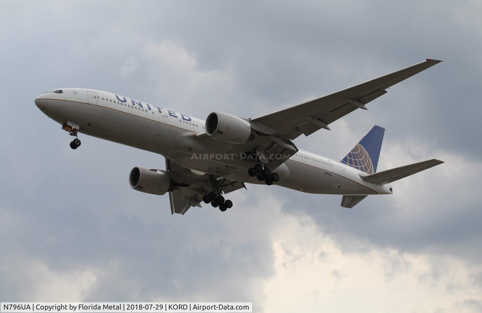 N796UA, 1998 Boeing 777-222 C/N 26931, United