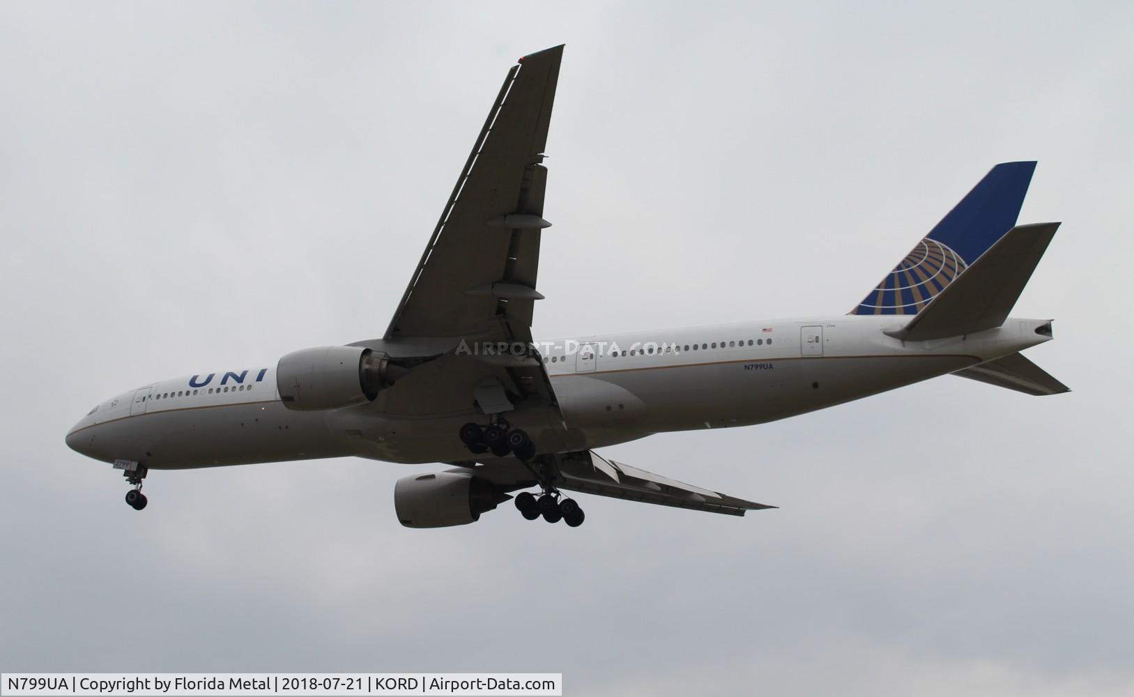 N799UA, 1998 Boeing 777-222 C/N 26926, United