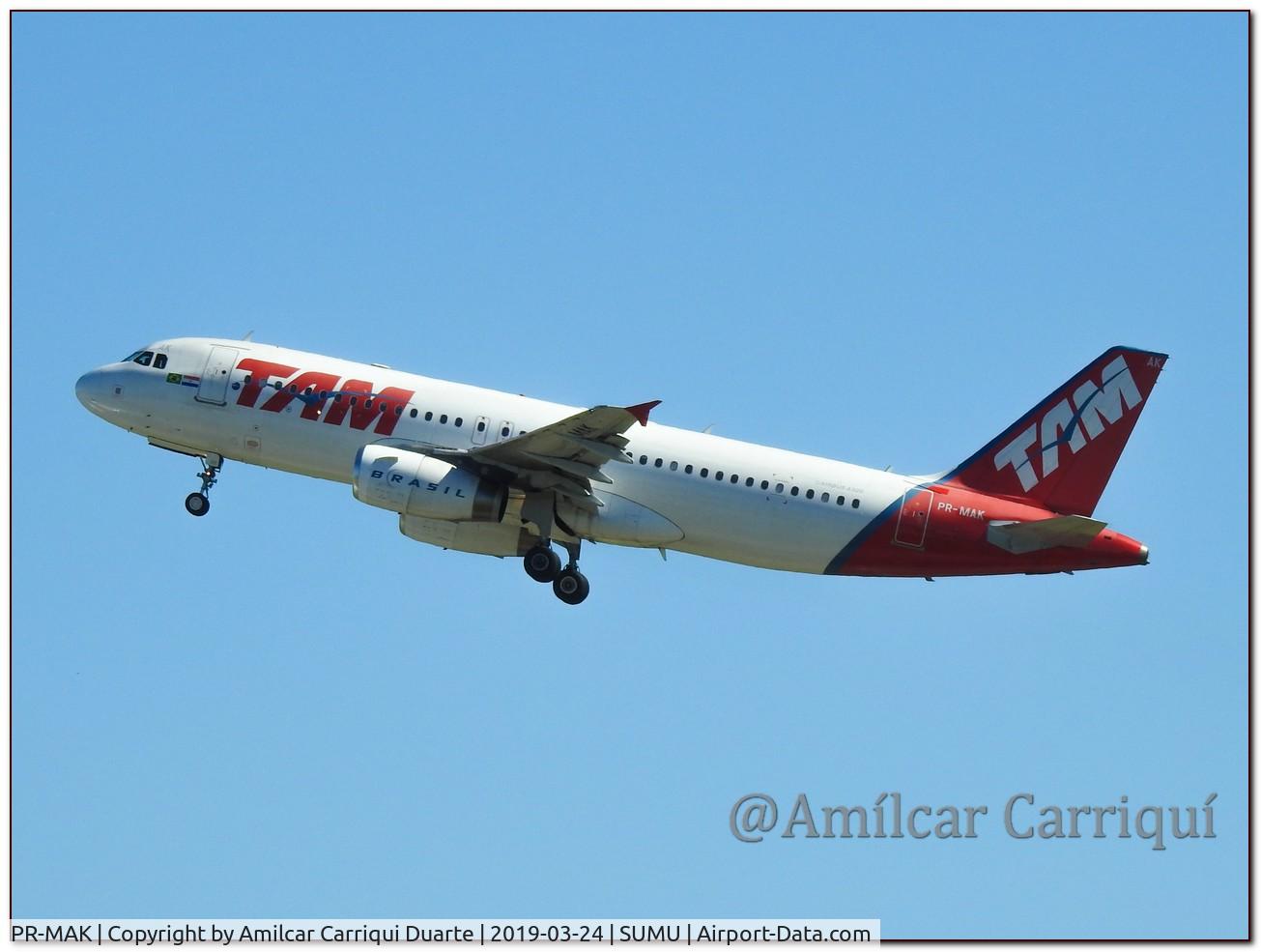 PR-MAK, 2002 Airbus A320-232 C/N 1825, Take off from SUMU