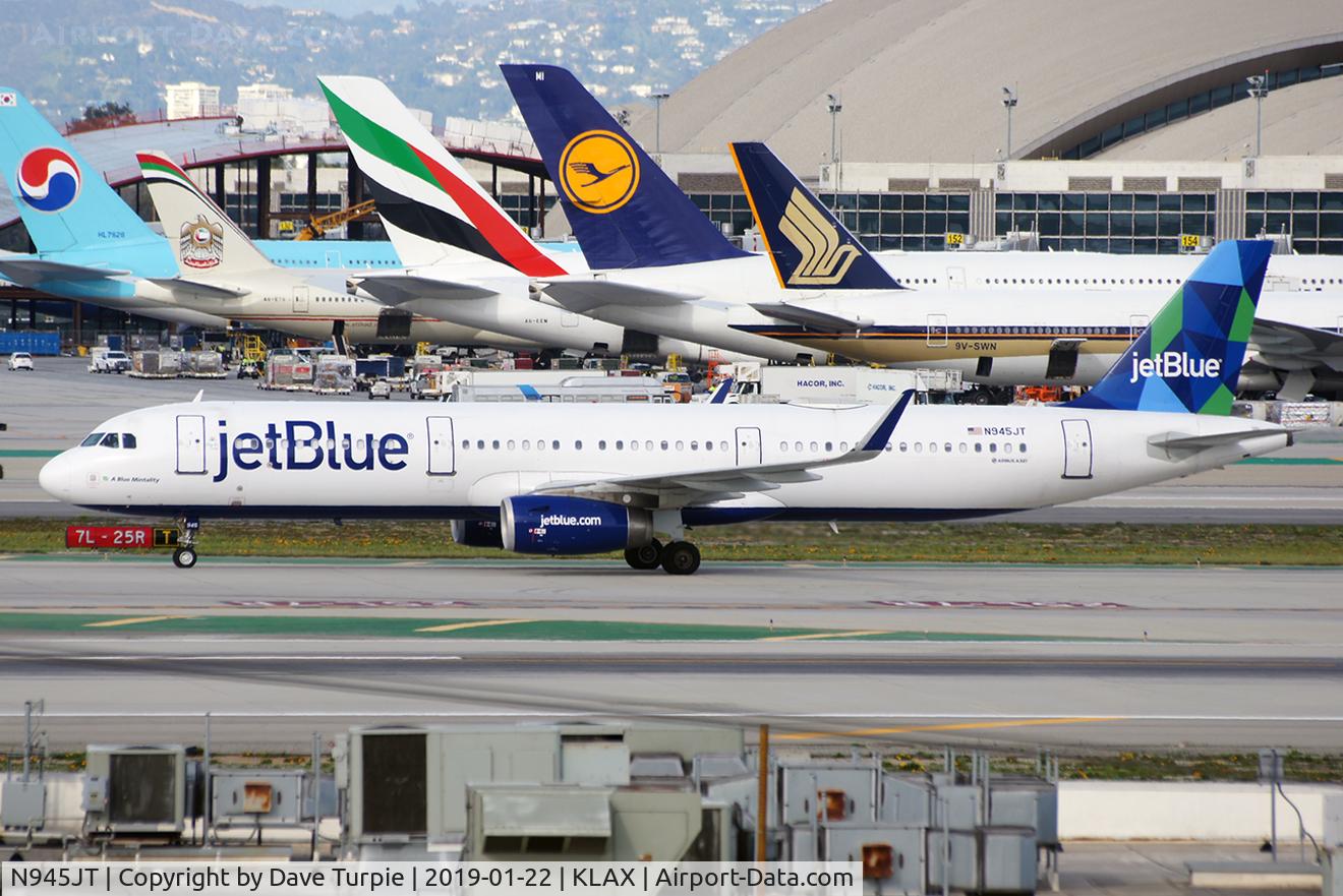 N945JT, 2014 Airbus A321-231 C/N 6390, No comment.