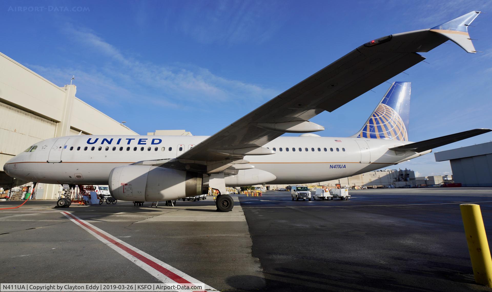 N411UA, 1994 Airbus A320-232 C/N 464, SFO 2019.