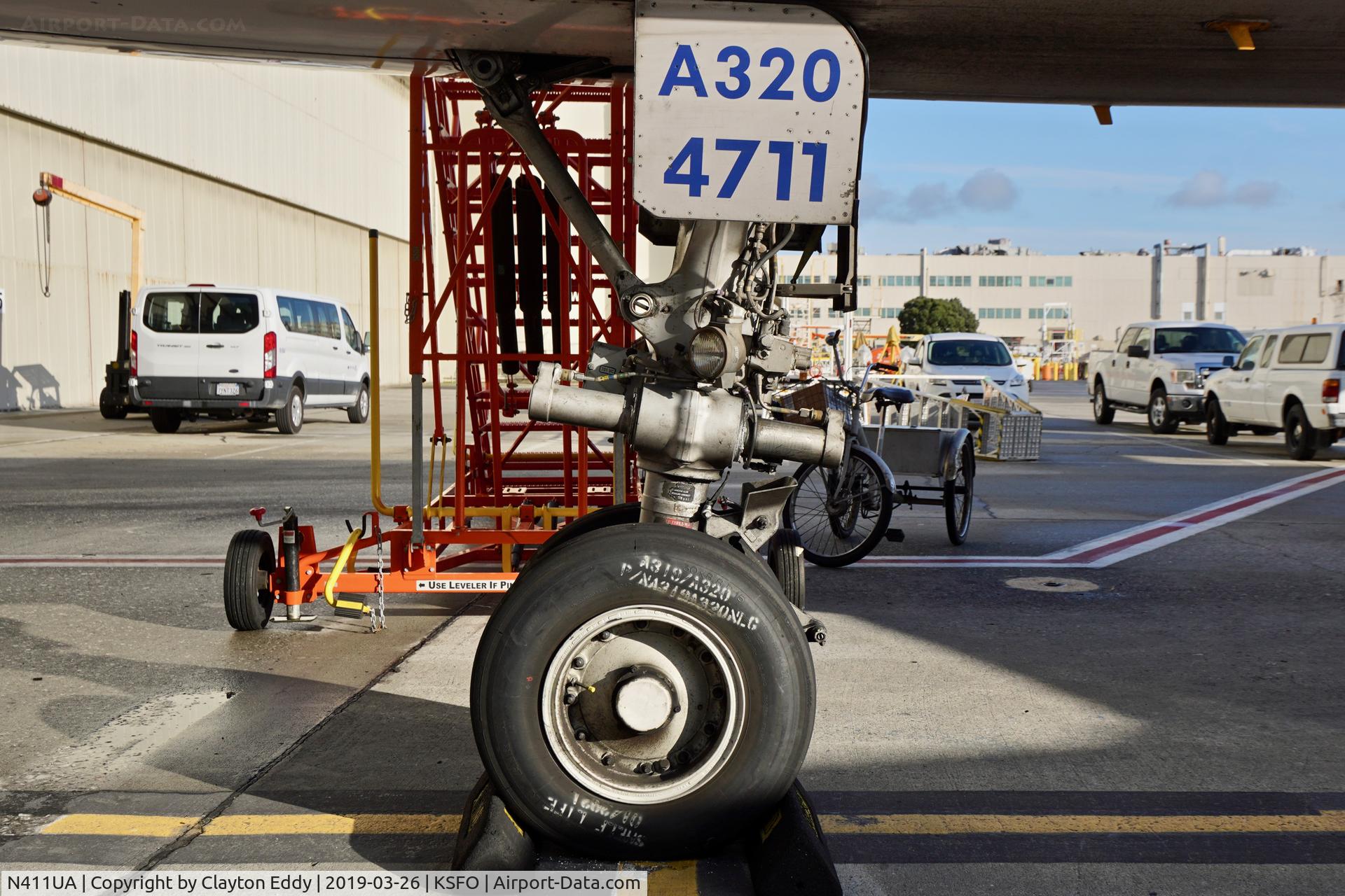 N411UA, 1994 Airbus A320-232 C/N 464, SFO 2019.