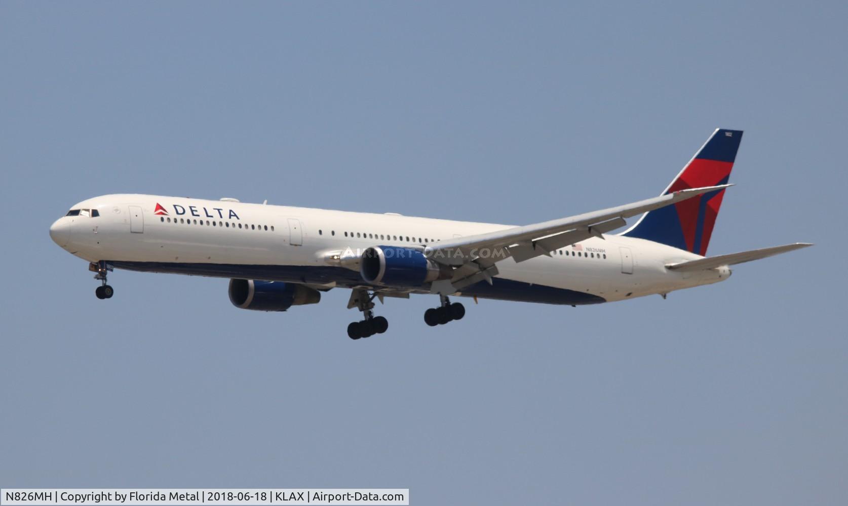 N826MH, 1999 Boeing 767-432/ER C/N 29713, Delta