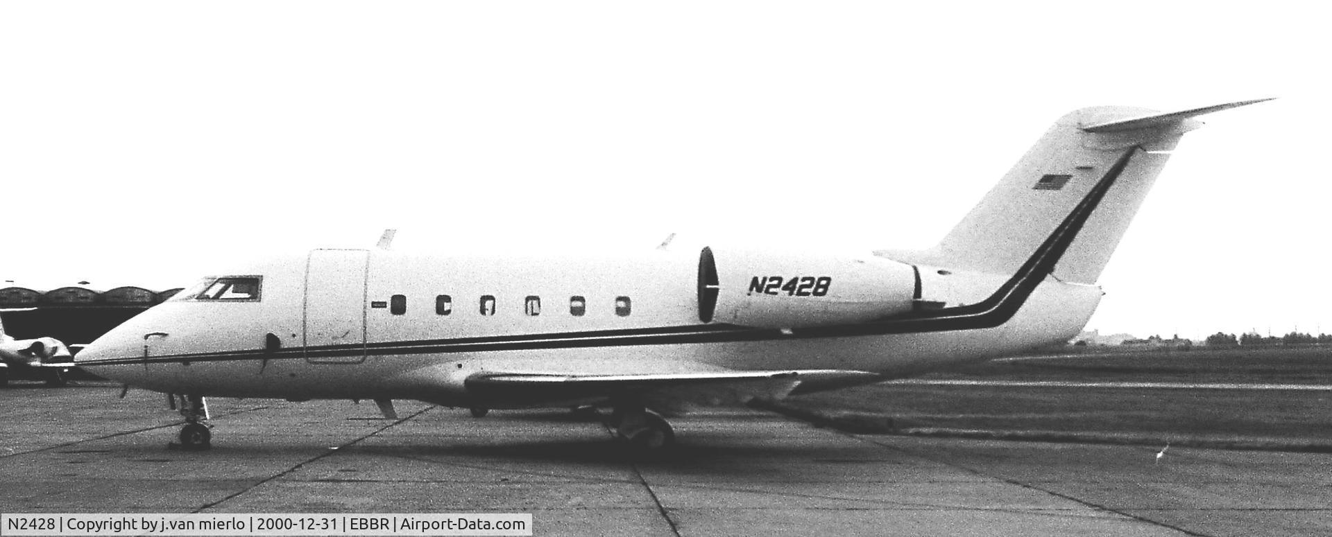 N2428, 2013 Bombardier Challenger 300 (BD-100-1A10) C/N 20414, Brussels, General Aviation Terminal