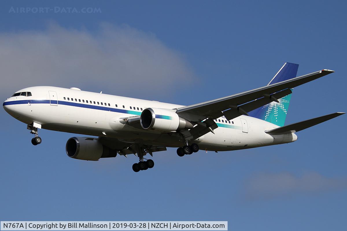 N767A, 2003 Boeing 767-2AX/ER C/N 33685, finals to 02
